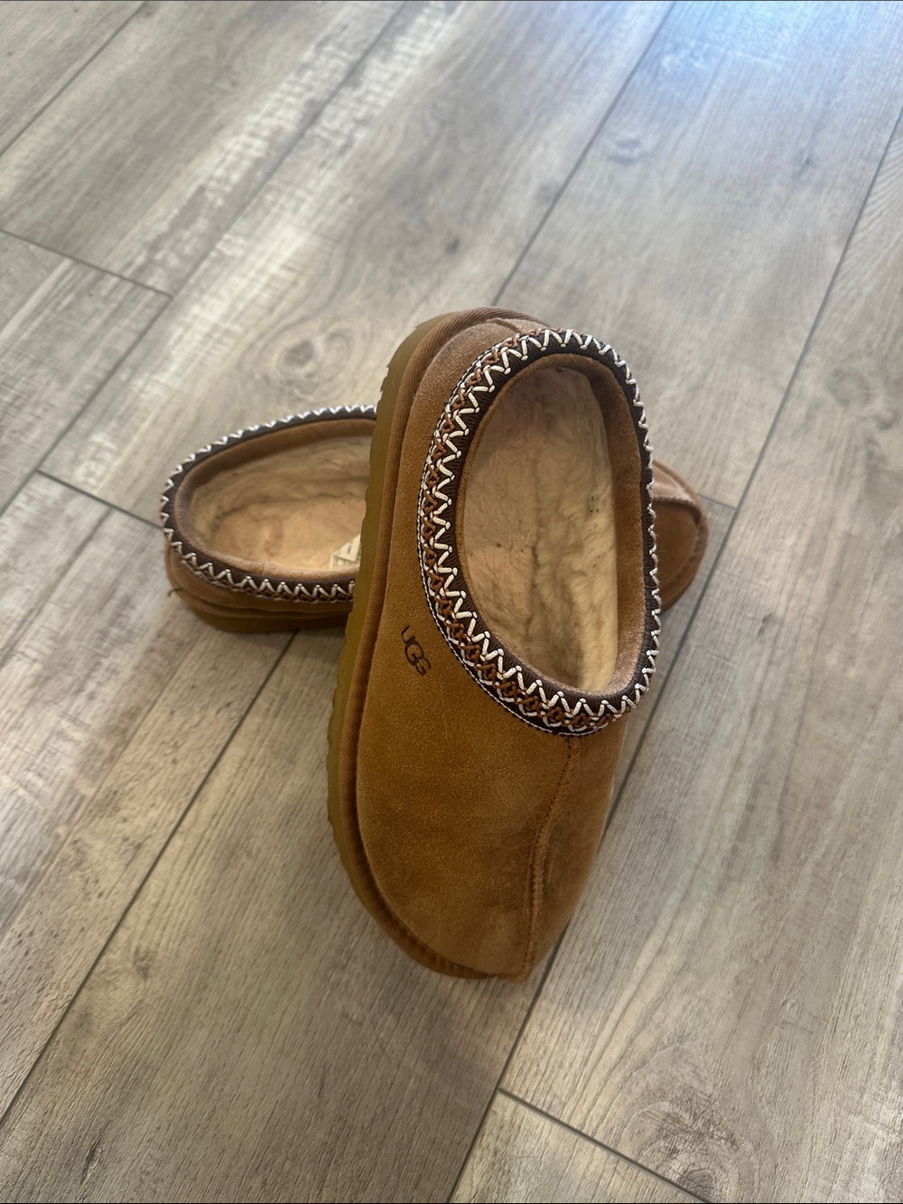 UGG Women's Chestnut Suede Slip-On Clog Mules - Picture 2 of 3